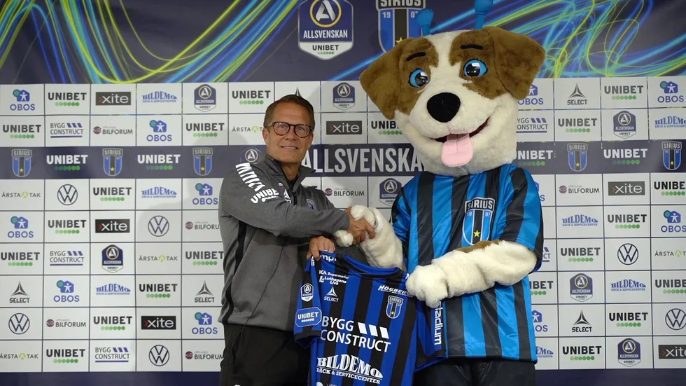 Ola Andersson och maskoten Spurt.