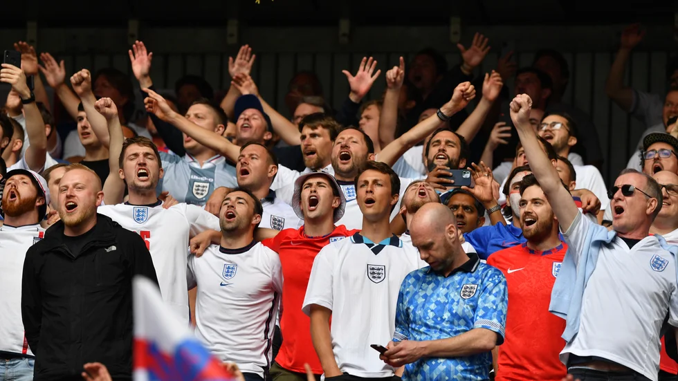 Engelska fotbollssupportar har hittills kunnat se samtliga fyra EM-matcher hemma på Wembley i London. Arkivbild.