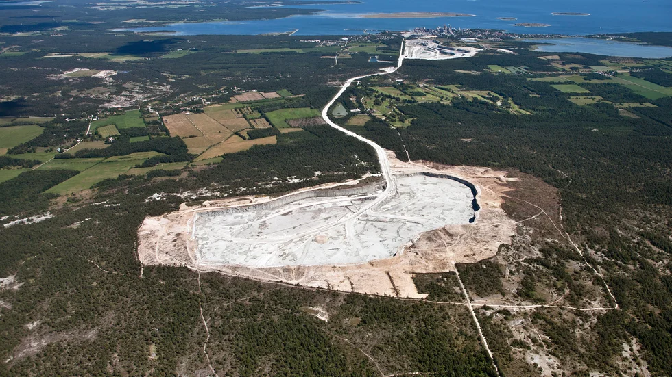 Cementa får inte prövningstillstånd i HD för sin ansökan om utökad och fortsatt täktverksamhet i brotten.