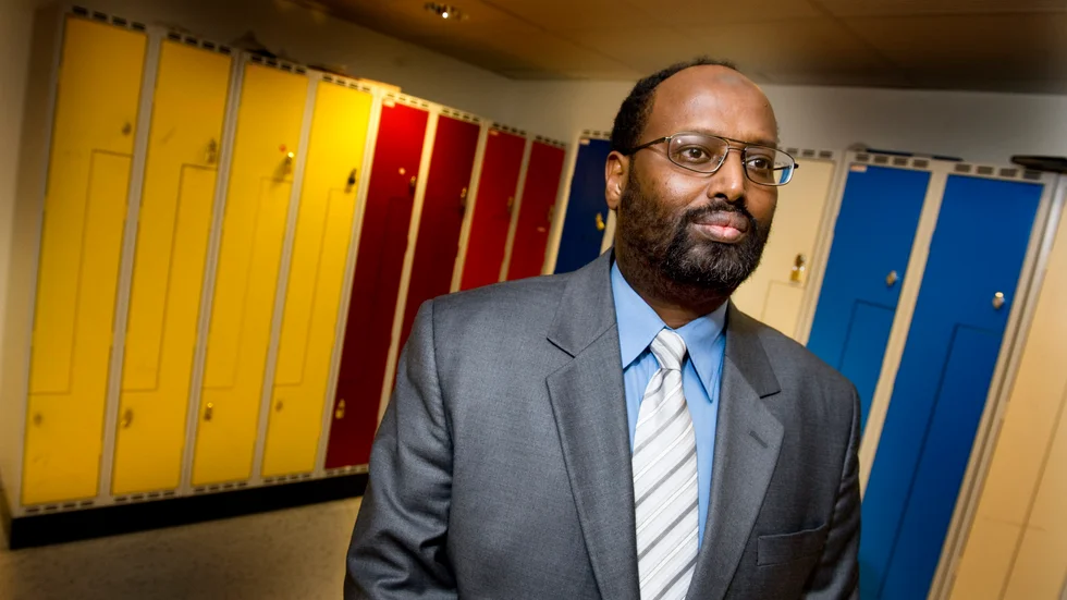 Den tidigare rektorn för Römosseskolan, Abdirizak Waberi, åtalas nu för flera brott kopplade till sin tid som friskolerektor.