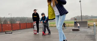 Skolungdomar inaktiva 70 procent av tiden – kommunen tar hjälp av Skateboardförening