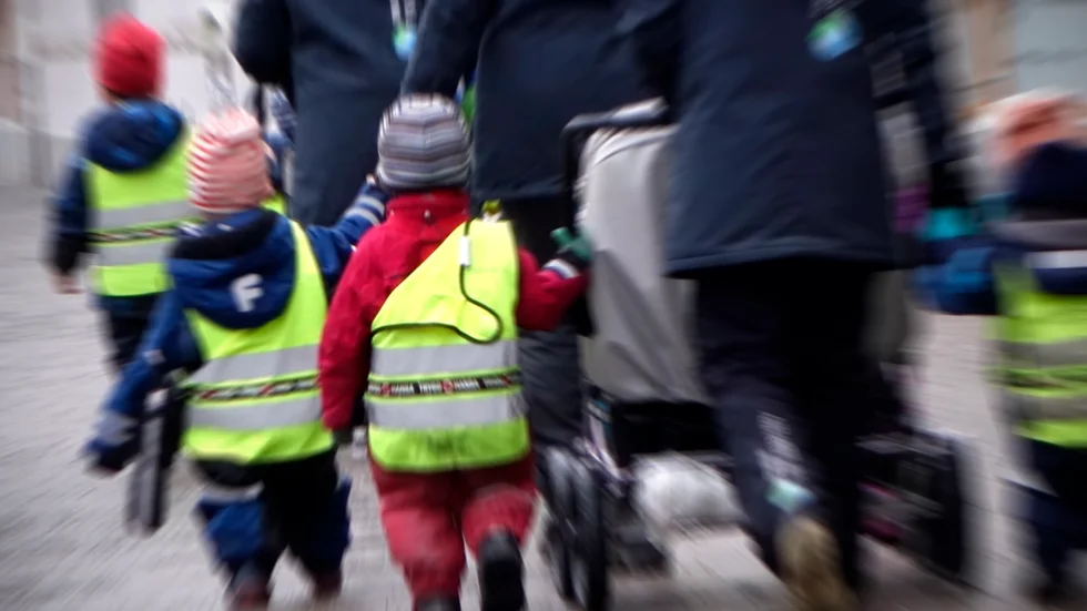 Vården anser att Folkhälsomyndigheten borde ha avvaktat med beslutet att tillåta barn med vissa sjukdomssymptom att återgå till förskolan givet den stora spridningen av RS-virus.