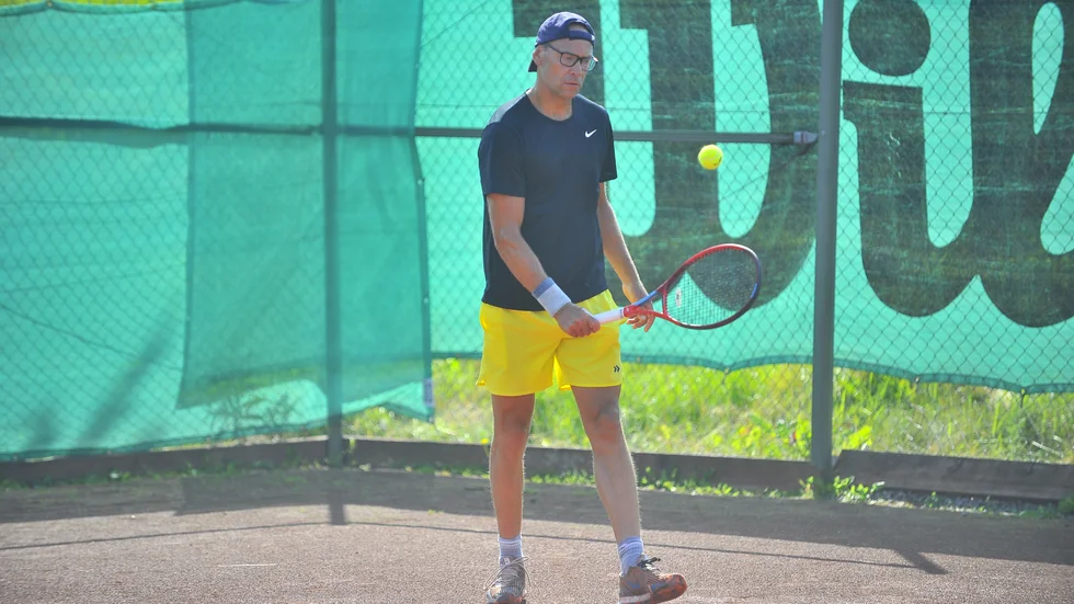Richard Blom gjorde ett uppehåll under 20 år men är nu tillbaka på tennisbanan i veteranklassen.