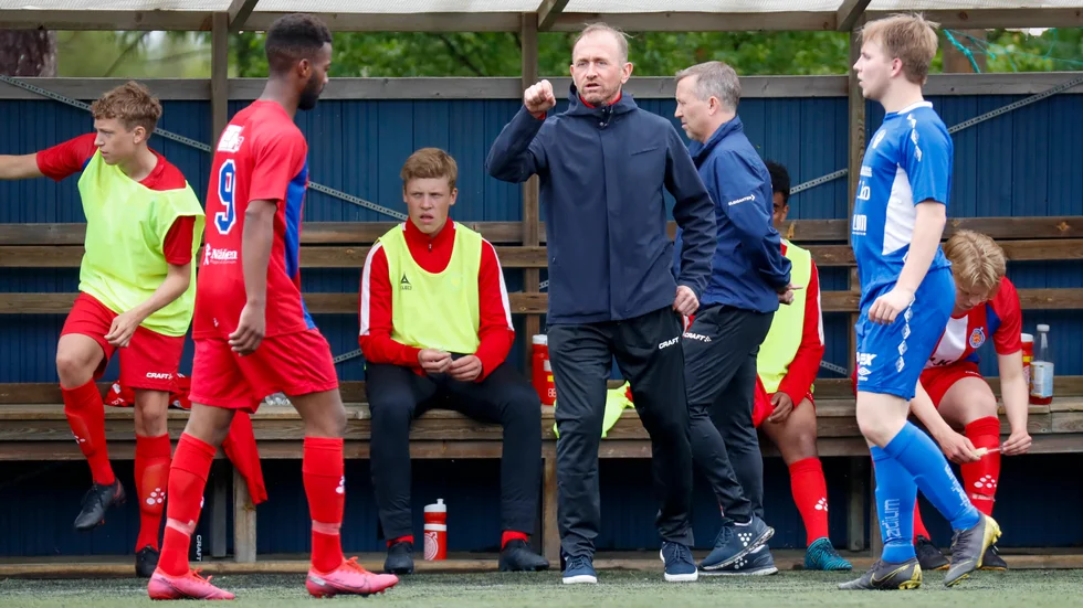 Odd-Karl Stangnes, 53, för samtal med ett flertal klubbar om tränaruppdrag nästa säsong. Förutom Kiruna FF har nu även IFK Luleå gett sig in i jakten.