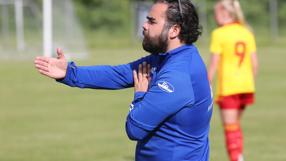 Miguel Peyrau Aravena har inte lyckats att ändra på Dalhems spelstil som han tänkt och väljer att hoppa av. 