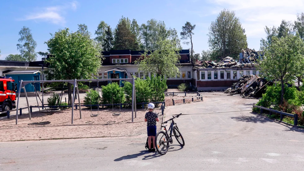 Skolan brann bara dagar innan vårterminens slut.