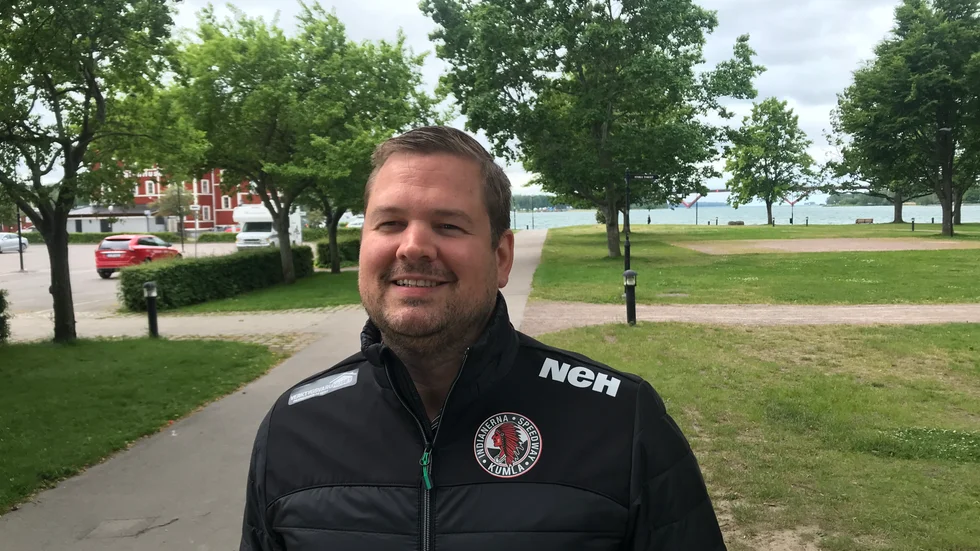 Motalabon Peter Johansson, som leder Indianerna, ser fram emot torsdagens derby på Sannahed på Närkeslätten. Tre poäng är målet mot Piraterna.