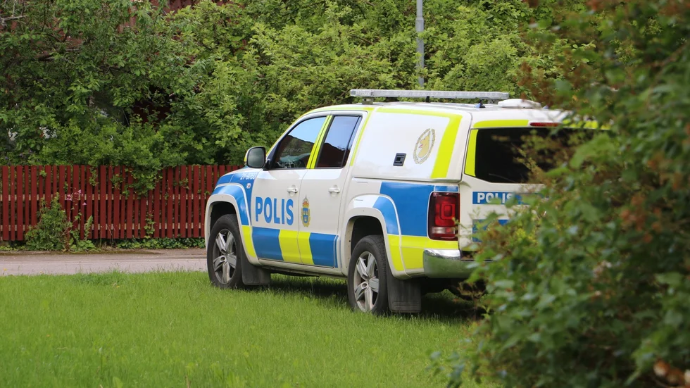Under fredagskvällen urartade en hemmafest i ett radhusområde i Bälinge. 