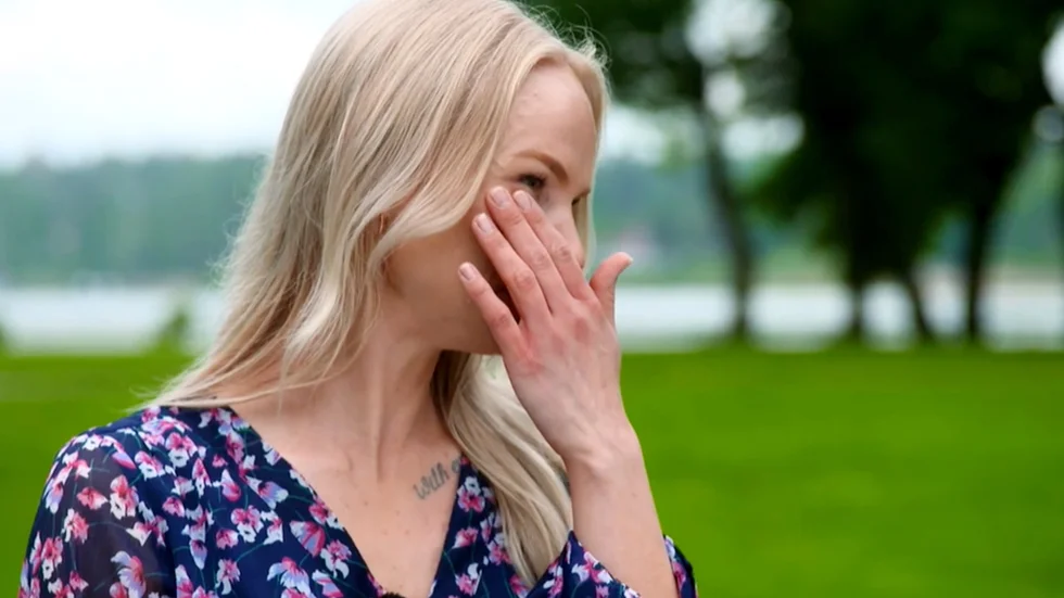 När Linnéa Groth fick beskedet att hon inte gick vidare i "Bonde söker fru" kunde hon inte hålla tillbaka tårarna. Trots att hon kände sig stenhård.