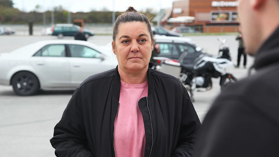 Jessica Eriksson, varuhuschef för Biltema i Visby, är under lördagskvällen med och arrangerar bilträffen som ska bli ett sätt att möta de motorburna ungdomarna.
