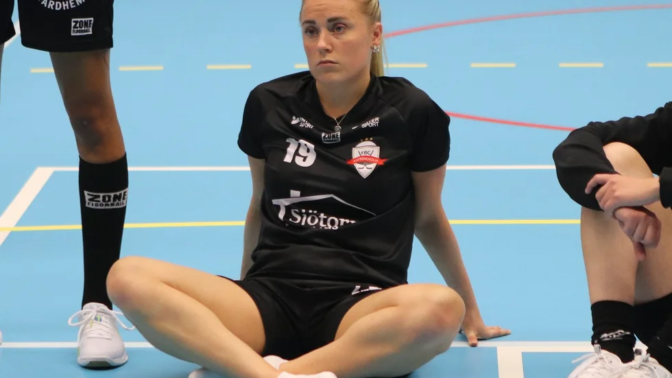 Det är osäkert om FBC:s lagkapten Frida Eriksson hinner bli frisk till torsdagens allsvenska omstart, borta mot Kumla.