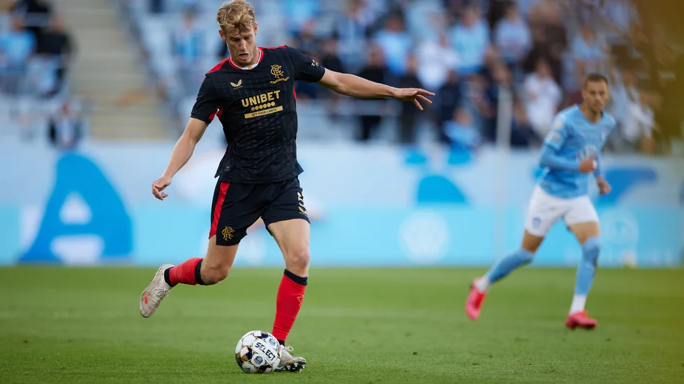 Filip Helander, här i CL-kvalet mot Malmö nyligen, blev matchhjälte för sitt Rangers när han avgjorde "Old Firm". Arkivbild.