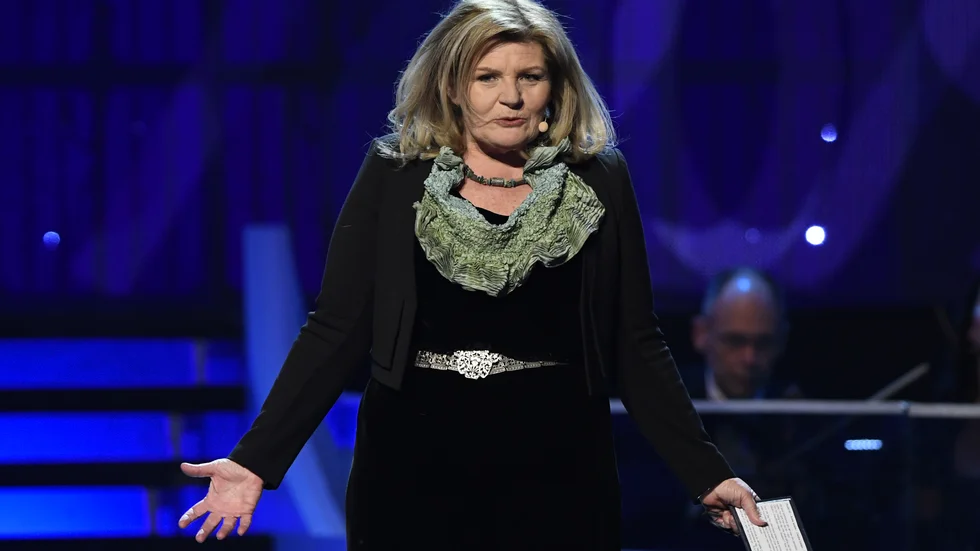 Cecilia Uddén - här som prisutdelare på Idrottsgalan för några år sedan - lyfte fram portvakten Mamhoud från Kairo i sin radiokrönika om Afghanistan. Det gillade Folkbladets Widar Andersson.