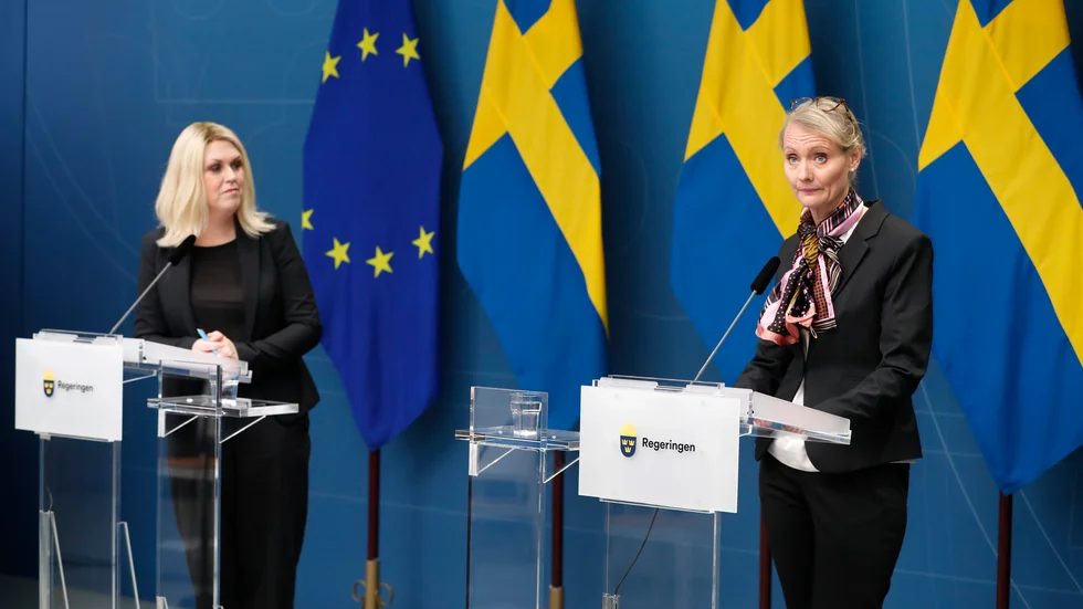Lena Hallengren och Folkhälsomyndighetens generaldirektör Karin Tegmark Wisell ska hålla en pressträff.