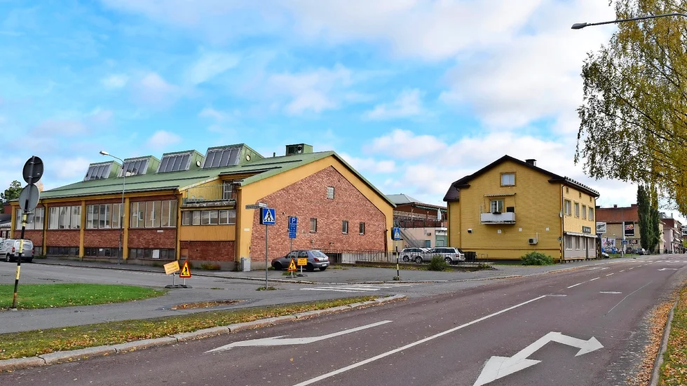 Det är synd att den gamla tegelbygnaden på Repslagargränd ska rivas, menar skribenten.