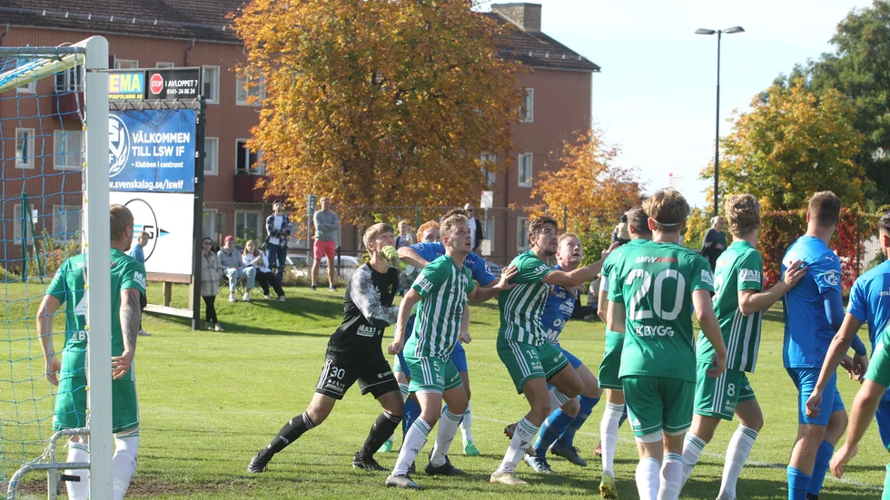 Zeros unge Harald Westin gjorde en utmärkt match mot LSW, men är avstängd efter röda kortet. Mot Studenterna hämtas en annan junior in från Karlstad, William Thedin.