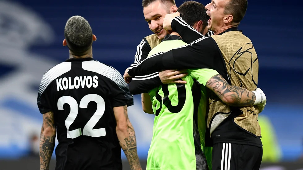 Sheriffspelare firar efter segern mot Real Madrid.
