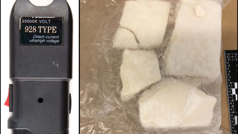 Det största av totalt fyra partier amfetamin i mannen väska vägde 997 gram. Totalt hade mannen över 1,2 kilo amfetamin med sig, samt en elpistol.