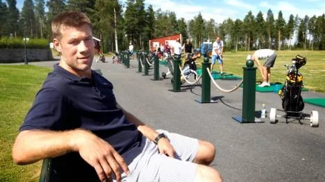 Mattias Öhlund rehabiliterar efter sina knäoperationer. Han berörs därför inte av lockouten och kan kvittera ut 25 miljoner kronor. (Arkivbild)