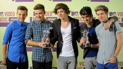 One Direction gör sin första Sverigespelning till våren.