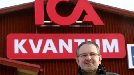 "Så länge det inte finns något lagförbud måste folk få handla vad de vill", säger Per Stenmark, vd vid Ica Kvantum i Piteå, apropå en Umeåhandlares beslut att ta bort tobaksvaror från butiken. (Arkivbild)
