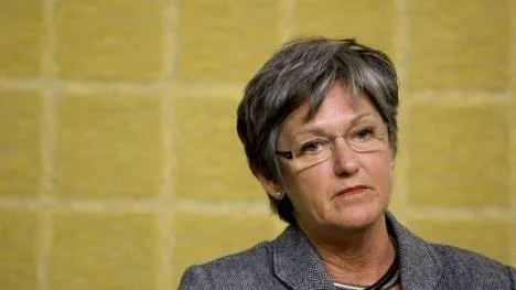 Socialförsäkringsminister Cristina Husmark Pehrson prisar sjunkande ohälsotal, men vart har de sjuka tagit vägen? På jobbet är dom i alla fall inte, enligt Dagens Arbetes kartläggning.