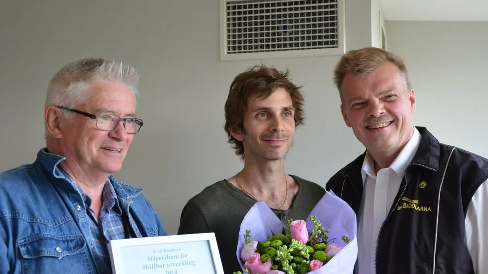 Biodlare. Luleå biodlarförening får årets miljöpris. Arne Sundqvist, Petter Esberg och Erik Heedman är mycket glada för det.