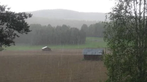 Den 3 juni kom ett störtregn med hagel i Svensbyn.