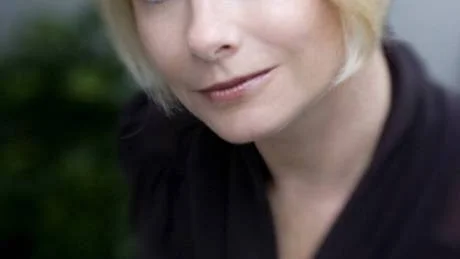 EGENDOMLIGT OCH INTENSIVT. Ulrika Kärnborg har skrivit en kärleksroman om gentlemannen och tjänstepigan.