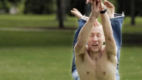 Ta mig om du kan! I ultimate frisbee blir det mål när en spelare fångar frisbeen i motståndarnas målområden.