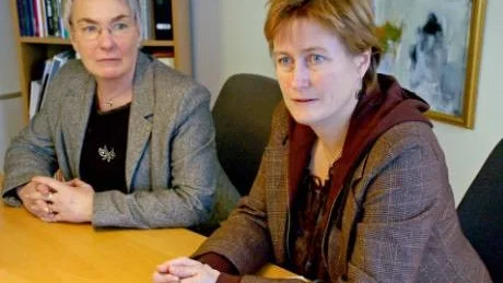 DYSTRA BESKED. BUN-ordförande Rigmor Åström (m) och förvaltningschef Karina Petterson Hedman beklagar beskeden om uppsägningar som kommer precis före jul.