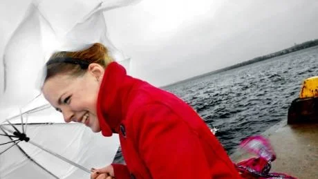Fanny Ullenius kommer på dikter mest hela tiden. På bussen, i skolan eller framför TV:n.