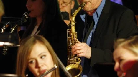 Under finalen fick musikelever från Boden och Älvsbyn spela med varandra och Norrbotten Big Band. Med nära 70 blåsare på scen blev det rejält tryck i konserten.