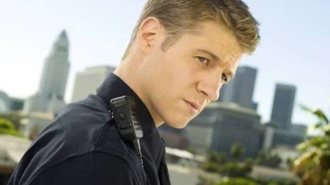 Ben McKenzie spelar polisen Ben Sherman.