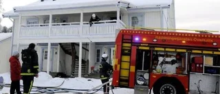 71-åring avled vid brand i lägenhet