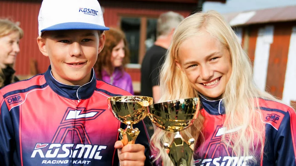 Kusinglädje. Oscar Hedqvist, trea, och Cecilia Hedqvist, tvåa, visade att Luleå MS har några riktigt lovande förare på kartingsidan.