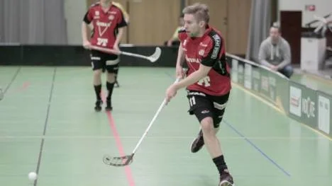 Andreas Morén blev tremålsskytt när Wibax Patriots spelade oavgjort, 7-7, borta mot Hudik/Björkberg i norra innebandyettan. Hemmalaget kvitterade i spel sex mot tre när det återstod fem sekunder av matchen. (Arkivbild)