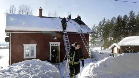 Vid 12-tiden på lördagen var branden under kontroll.