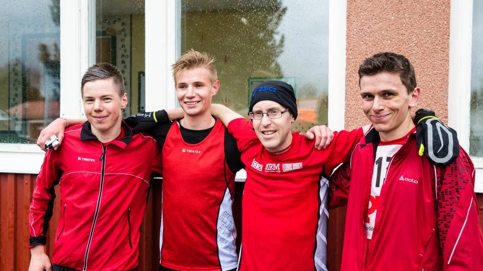 Manfall. Marcus Nilsson, Kenneth Boman, Emil Ohlson och Vincent Bouillard sprang hem segern i Älvsbyn Runt för Lulekamraterna. De skulle varit fem, men Peter Larsson blev sjuk.