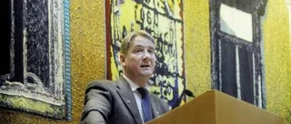 Ledare: Person eller politik