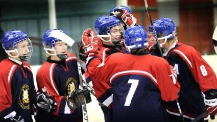 GLÄDJE. Norrbotten vann sin grupp i TV-puckkvalet. Nu väntar Göteborg i kvartsfinal. Foto: EIJA DUNDER