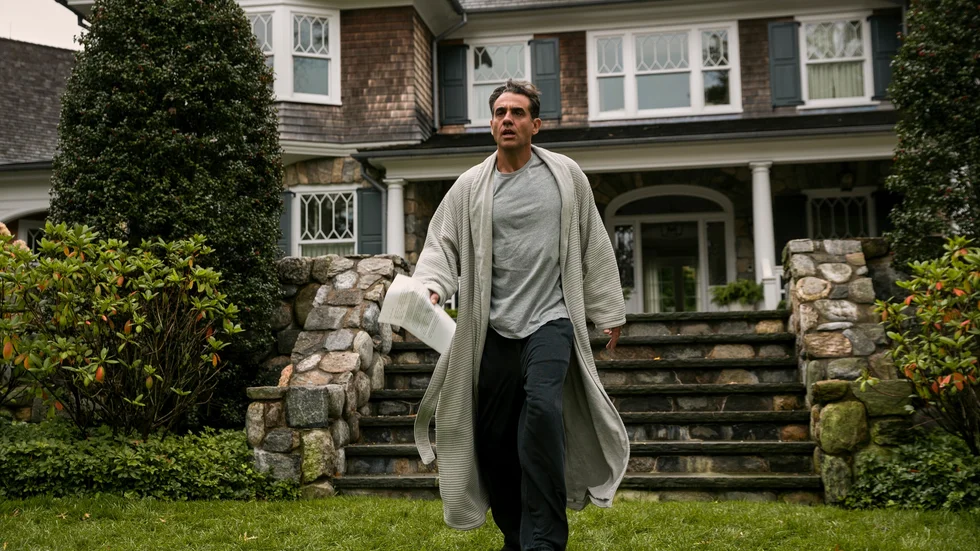 Bobby Cannavale spelar hemsökt husägare i Netflix-serien "The Watcher", som är löst baserad på verkliga händelser. 