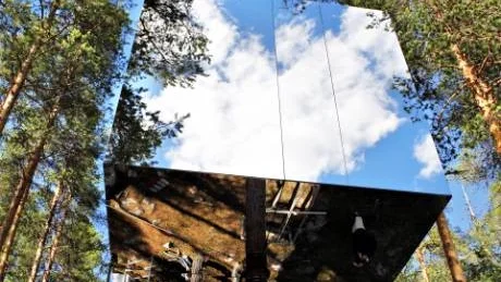 VÄRLDSKÄNDA. Hotellrummet Mirror Cube har beskrivits i internationell press. Trädhotellet, Tree Hotel, har prisats vid turistbranschens årliga gala i Stockholm.