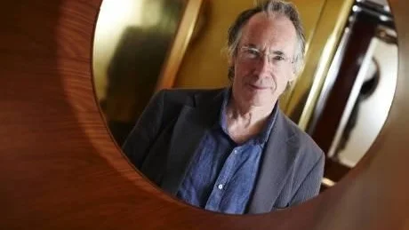 UNDVIKER RECENSIONER. Ian McEwan försöker undvika att läsa recensioner av sina verk. Men han är medveten om att "Hetta" inte har fått riktigt lika bra kritik som hans tidigare romaner.