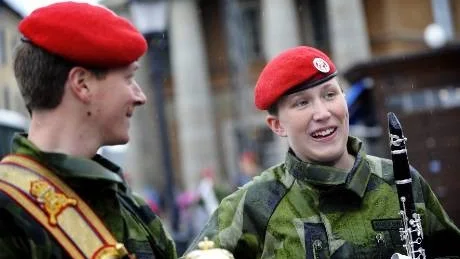 ARMEMUSIKER. Cathrine Kullbrandt hämtas hem från arméns musikkår för att spela en av satserna i Mozarts vackra klarinettkonsert i helgen.FOTO: PETRA ISAKSSON