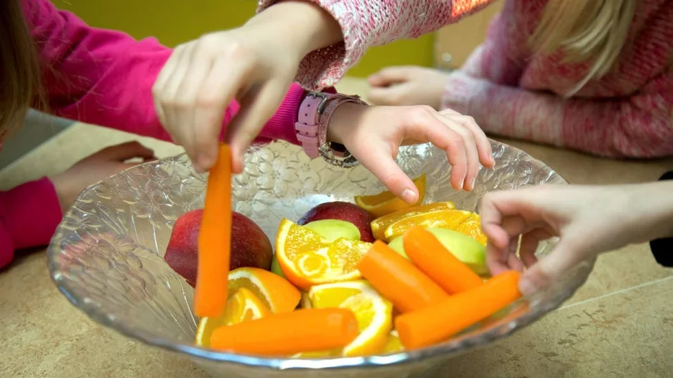 Frukt och grönt. Om Piteå kommun ska stå för frukt eller inte till eleverna är inte upp till barn- och utbildningsnämnden att avgöra. (Arkivbild)