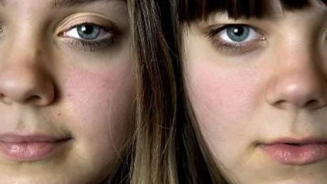 FIRST AID KIT. Systrarna Johanna och Klara Söderberg gör typ allt rätt.