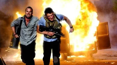 STRIKE BACK. Sullivan Stapleton och Philip Winchester i en actiontät serie som har jämförts med 24.