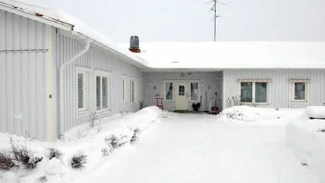 KVAR. De boende vid Ängsgården i Sangis behöver inte flytta och arbetstillfällen i byn räddas efter socialnämndens beslut att inte lägga ned verksamheten.  Foto: Britt-Louise Spets