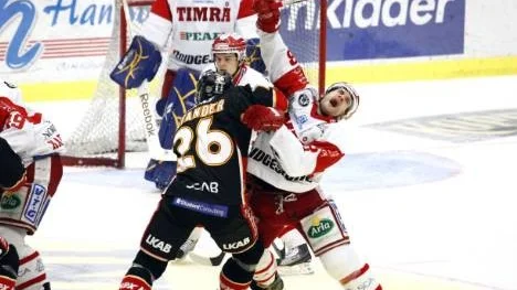 Här är det full satsning av Mats Lavander i matchen mot  Timrå.Luleå avgjorde i sista perioden och vann med 3-2. Det var faktiskt första segern under ordinarie matchtid på elva försök.
